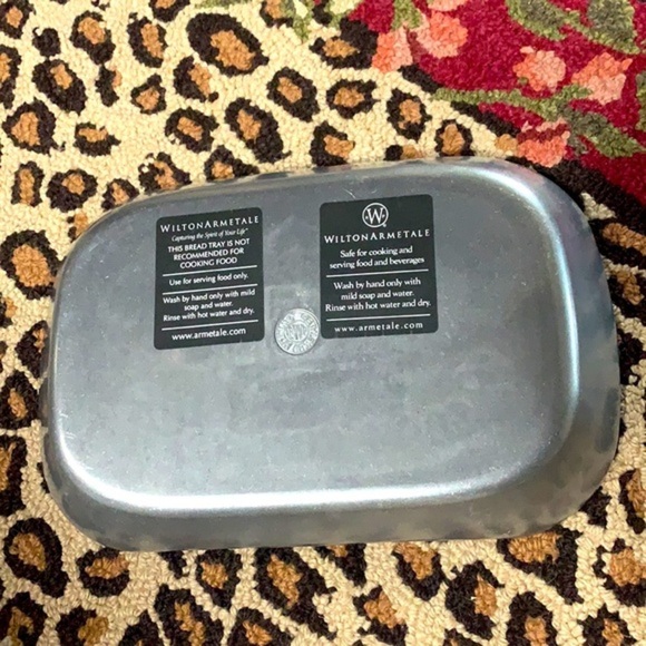 WILTON ARMETALE FOOD SERVING TRAY - Picture 3 of 3